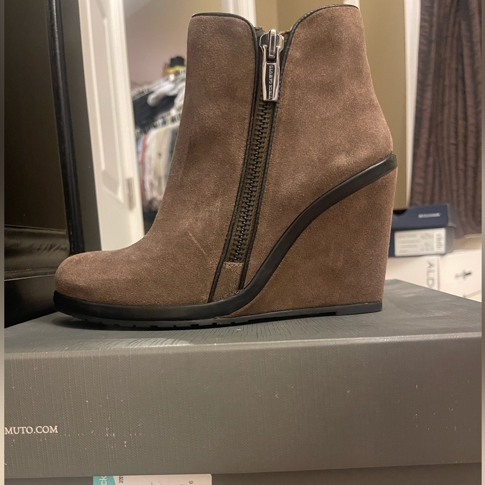 Vince Camuto Women's Tan Suede Wedge Boots - Picture 4 of 5